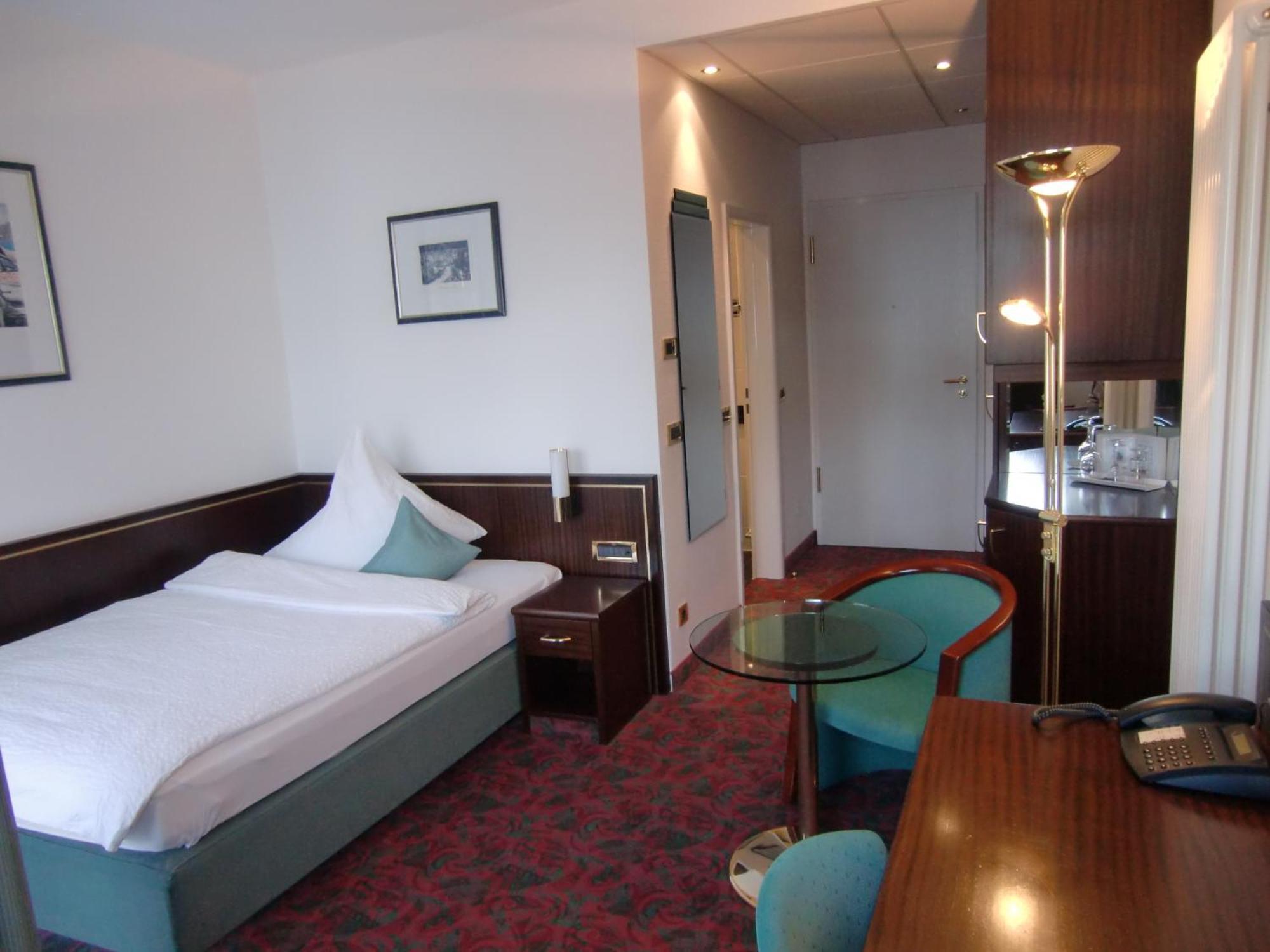 Hotel Schloss Schwarzenfeld Екстер'єр фото