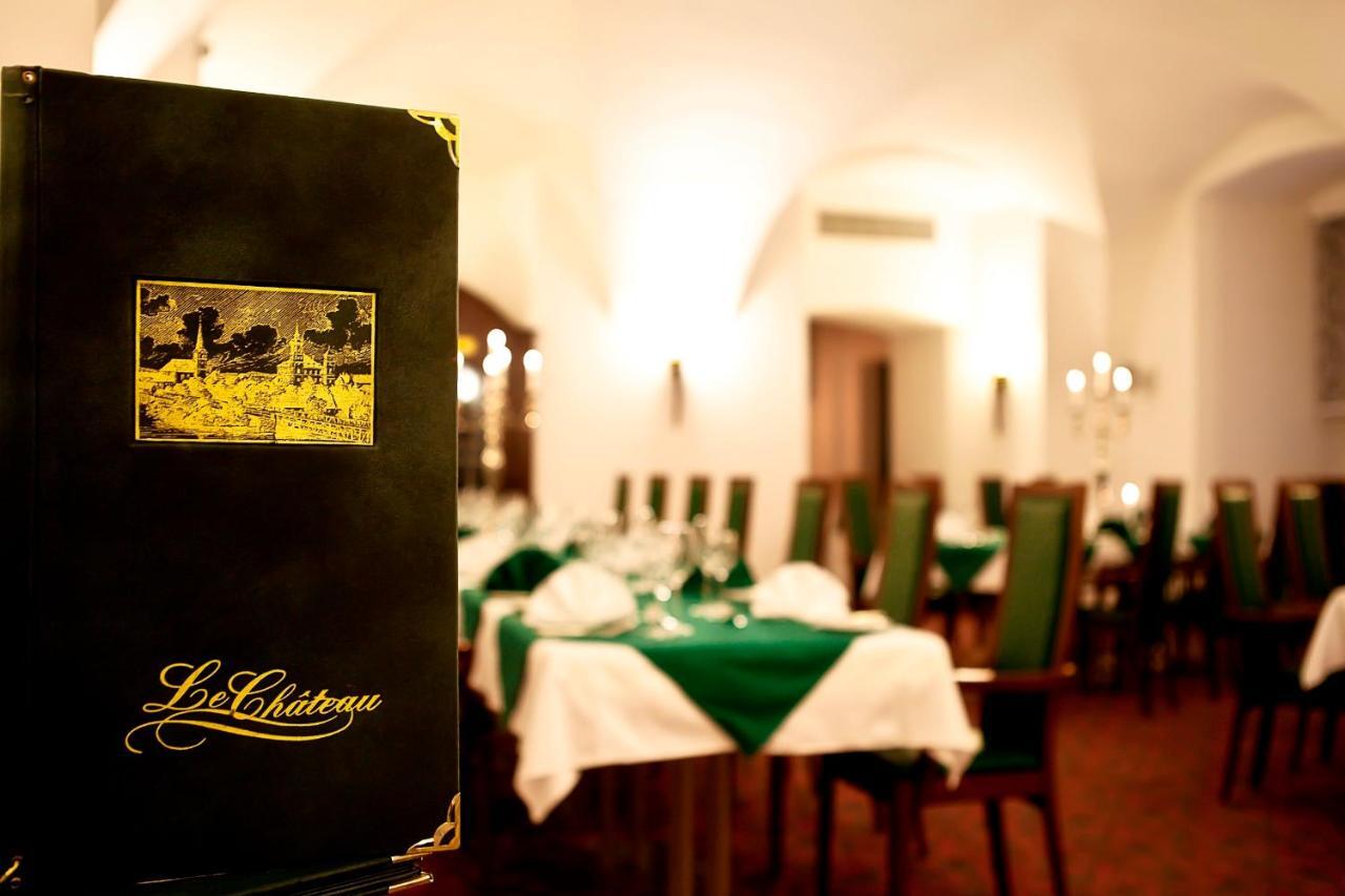 Hotel Schloss Schwarzenfeld Екстер'єр фото