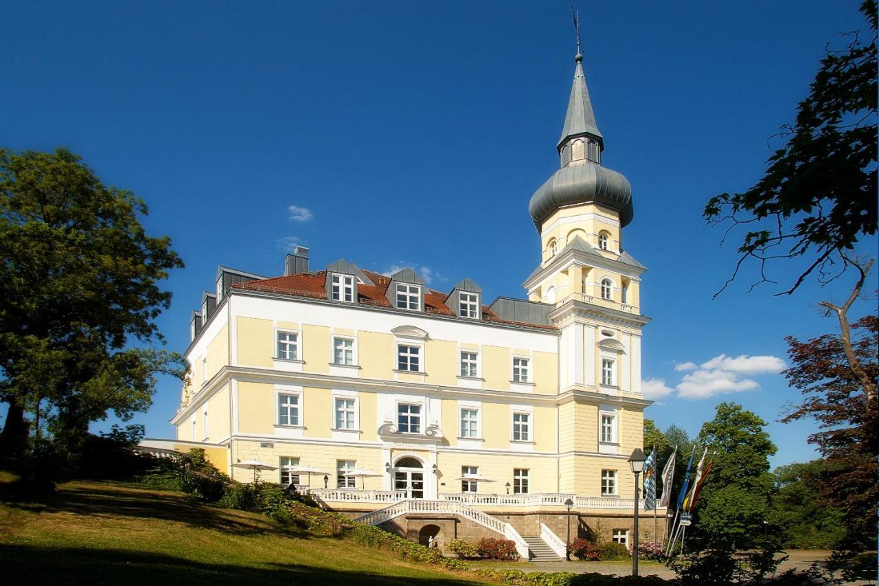 Hotel Schloss Schwarzenfeld Екстер'єр фото